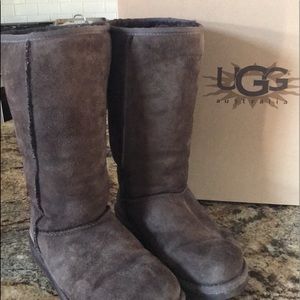 Ugg classic tall boots